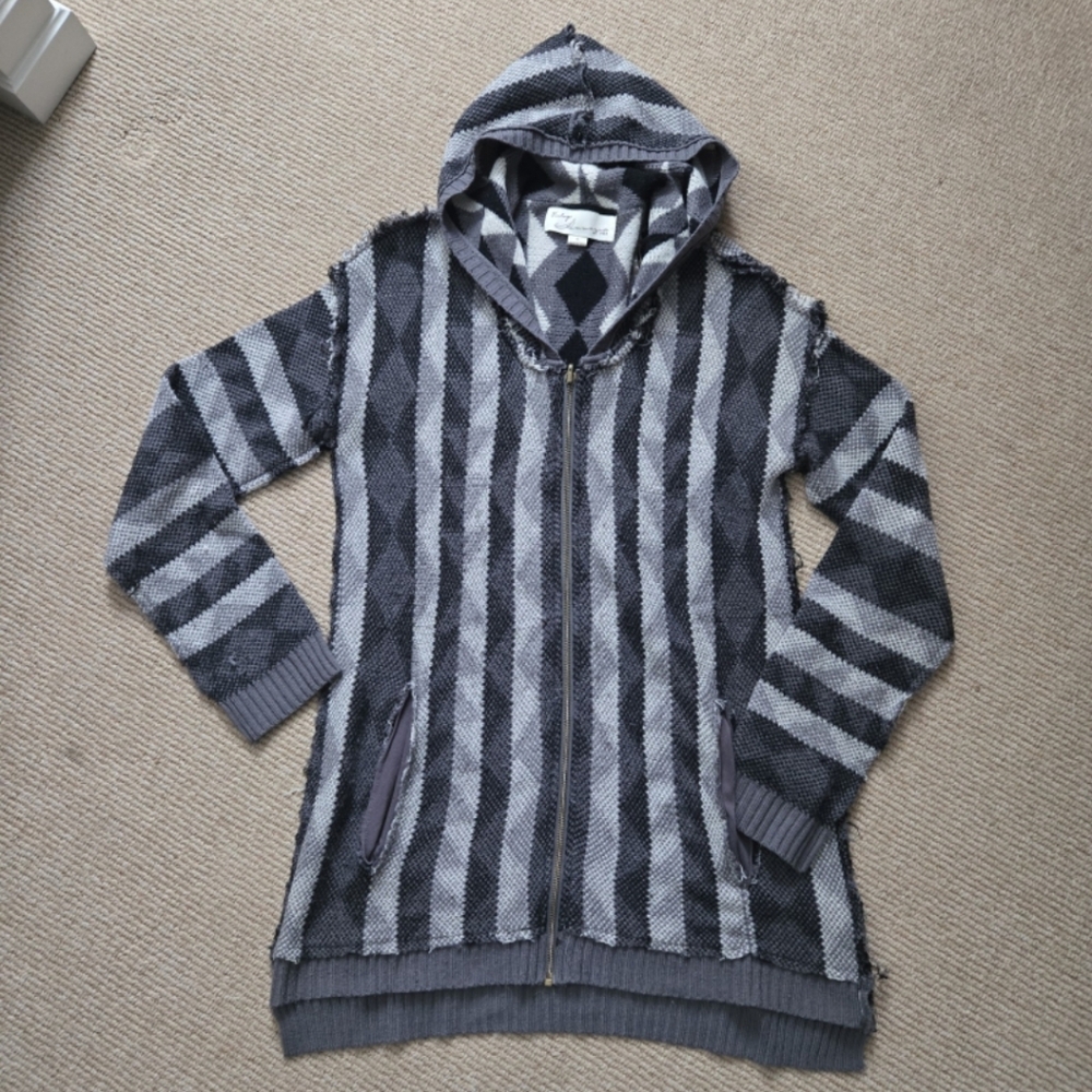 Vintage Havana Black and Gray Knit Sweater